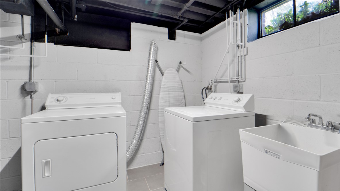 288 Oakridge Drive, Irondequoit, New York image 35