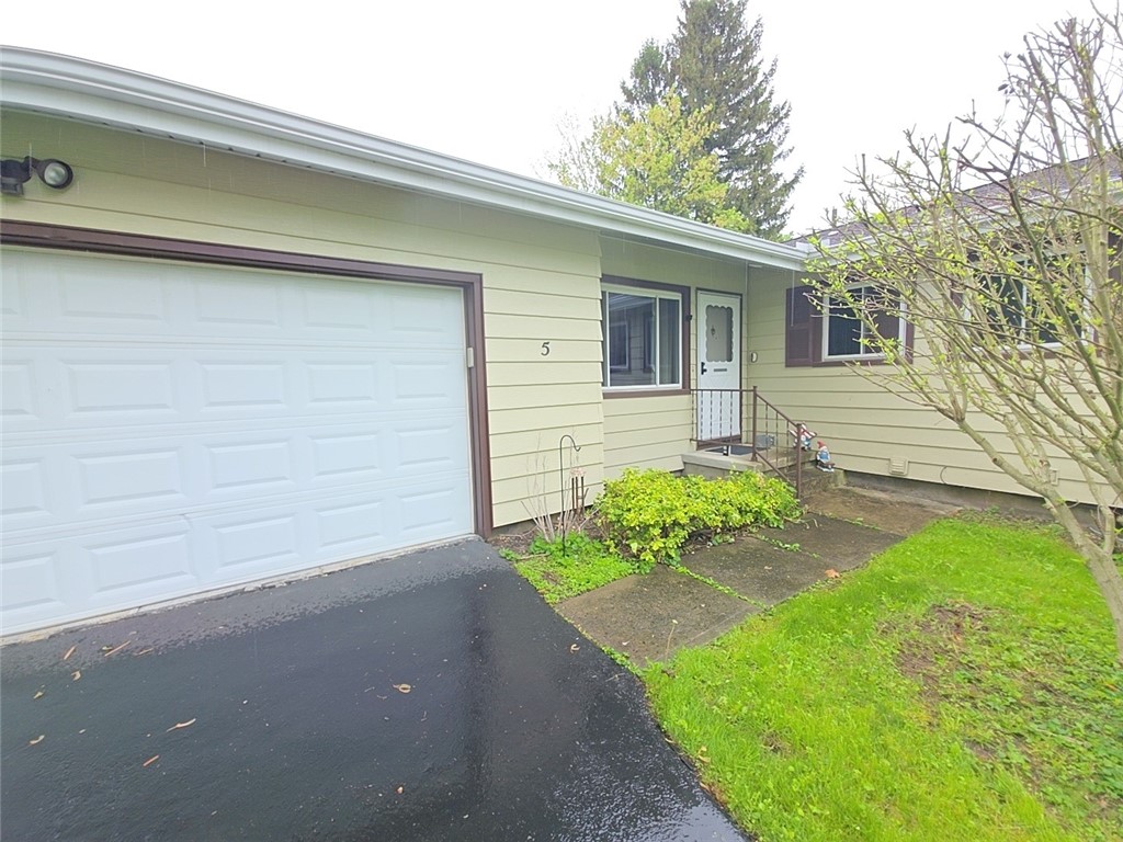 5 Suburban Drive, Big Flats, New York image 18