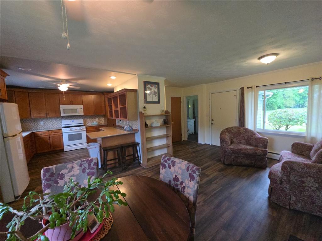 5 Suburban Drive, Big Flats, New York image 2