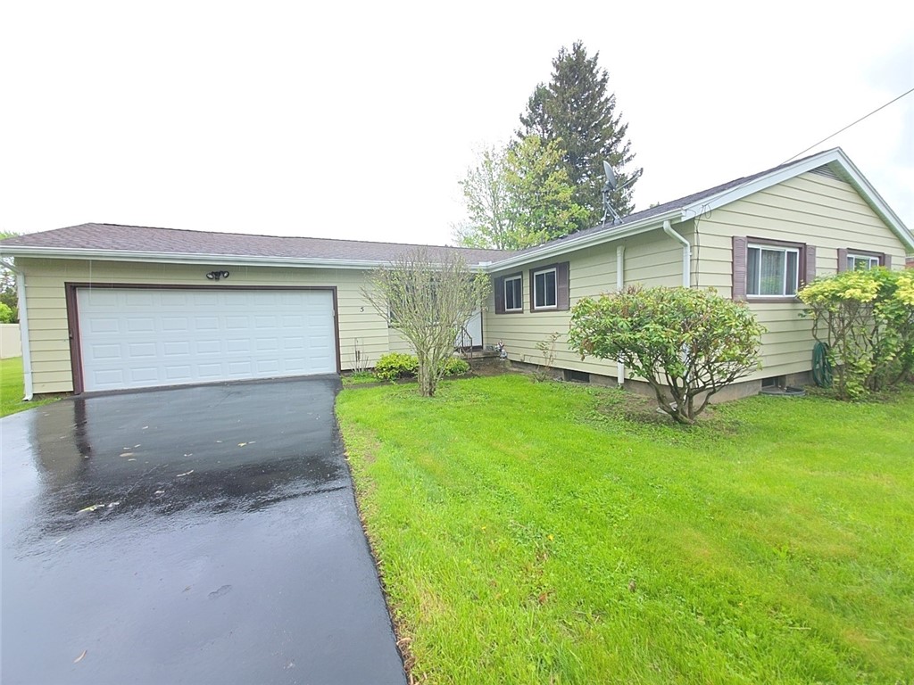 5 Suburban Drive, Big Flats, New York image 1