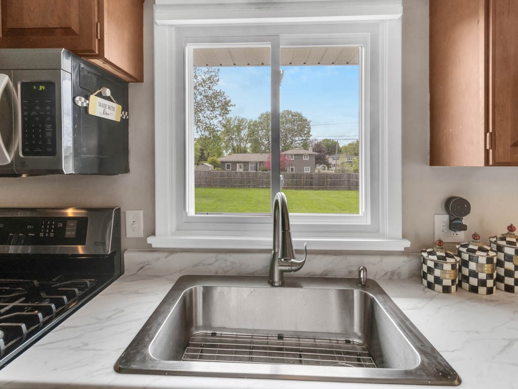 163 Lyncourt Park, Greece, New York image 8