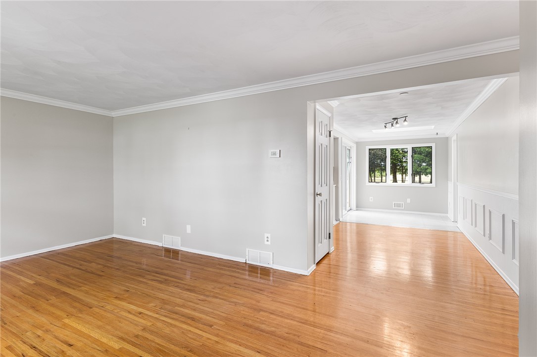 2427 Lake Road, Clarkson, New York image 4