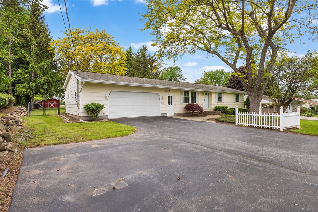2427 Lake Road, Clarkson, New York image 2