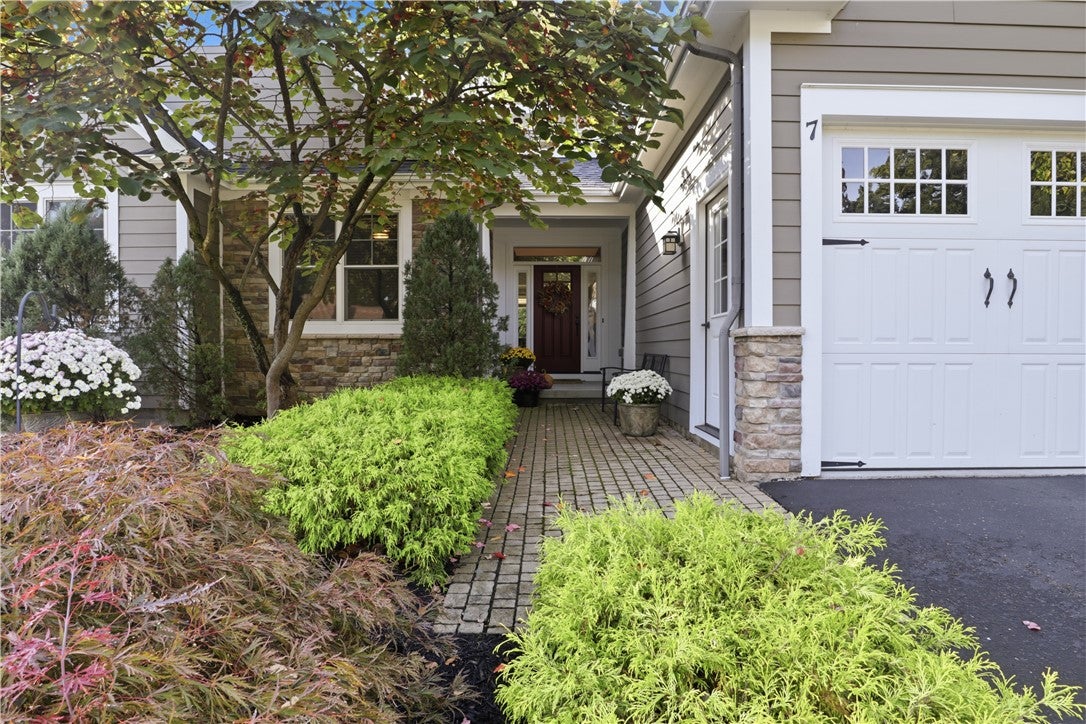 7 Highland Green