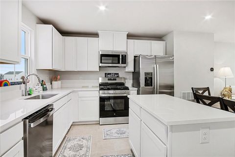 Tiny photo for 8 Trailhead Road, Henrietta, NY 14467 (MLS # R1655230)