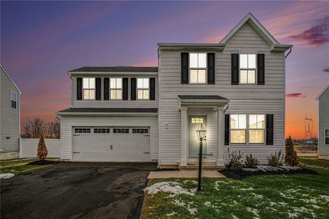 Photo of 8 Trailhead Road, Henrietta, NY 14467 (MLS # R1655230)