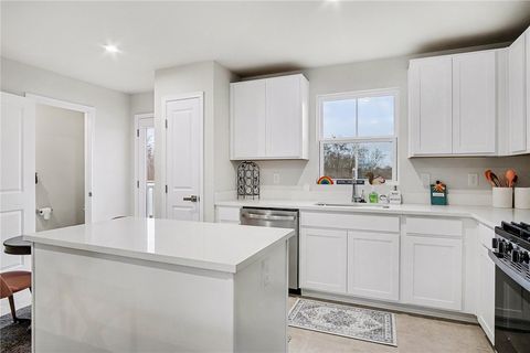 Tiny photo for 8 Trailhead Road, Henrietta, NY 14467 (MLS # R1655230)