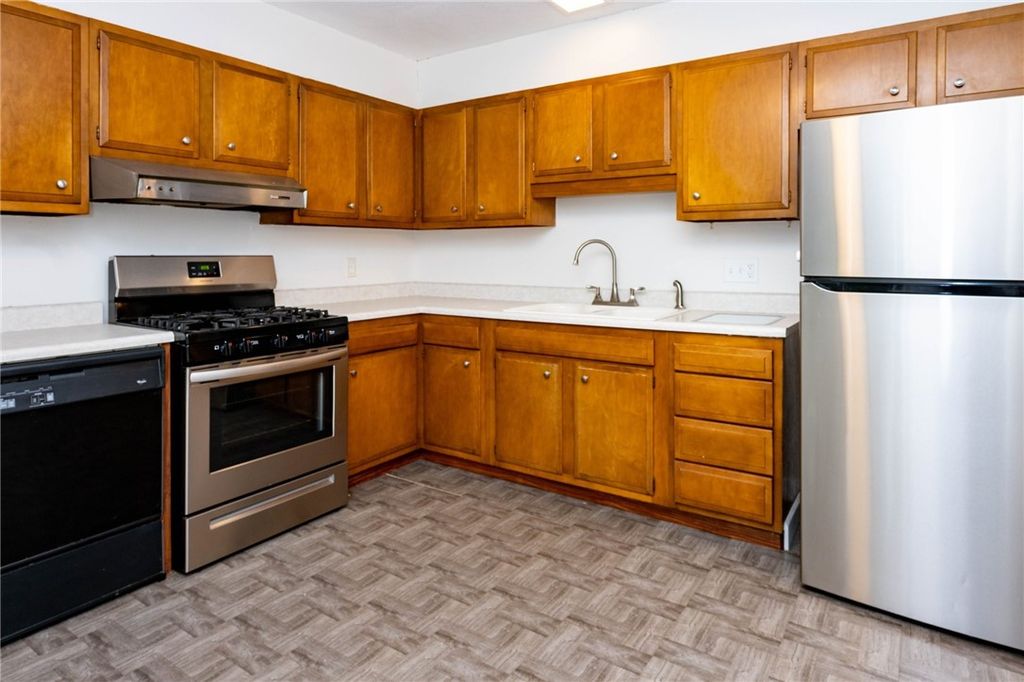 Photo of 36 Brendan Circle, Henrietta, NY 14467 (MLS # R1638522)