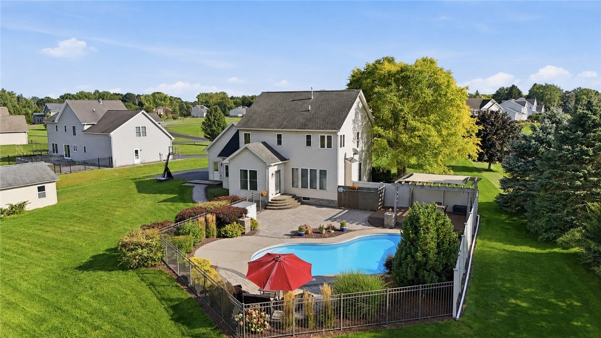 18 King Fisher Drive