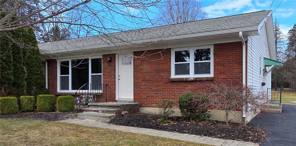 Photo of 914 w 2nd St, Elmira, NY 14905 (MLS # R1666022)