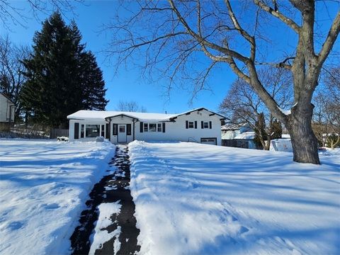 Photo of 9 Post Hill Drive, Henrietta, NY 14623 (MLS # R1660782)
