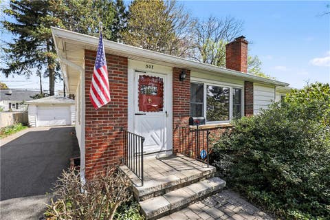 Homes For Sale - 507 Beechwood Drive<br/> Monroe County, East Rochester, NY 14445