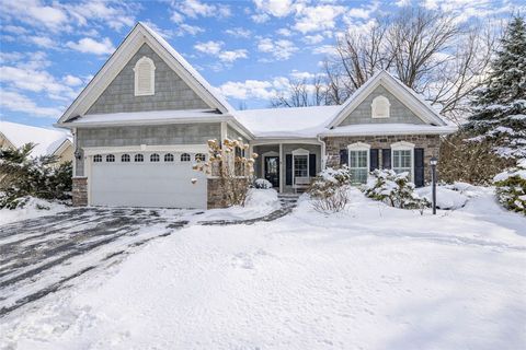 Photo of 9 Abbotswood Crescent, Penfield, NY 14526 (MLS # R1661739)