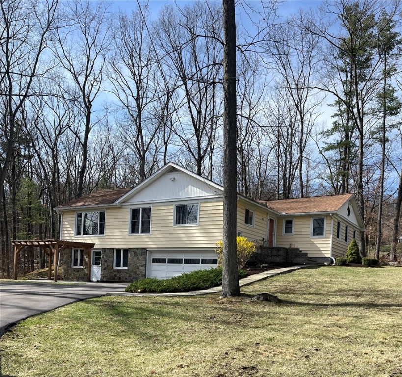 787 Larchmont Road, Elmira, New York image 1