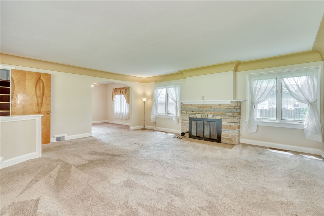 909 Spencerport Road, Gates, New York image 8