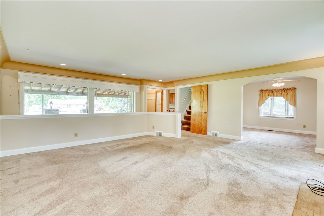 909 Spencerport Road, Gates, New York image 7