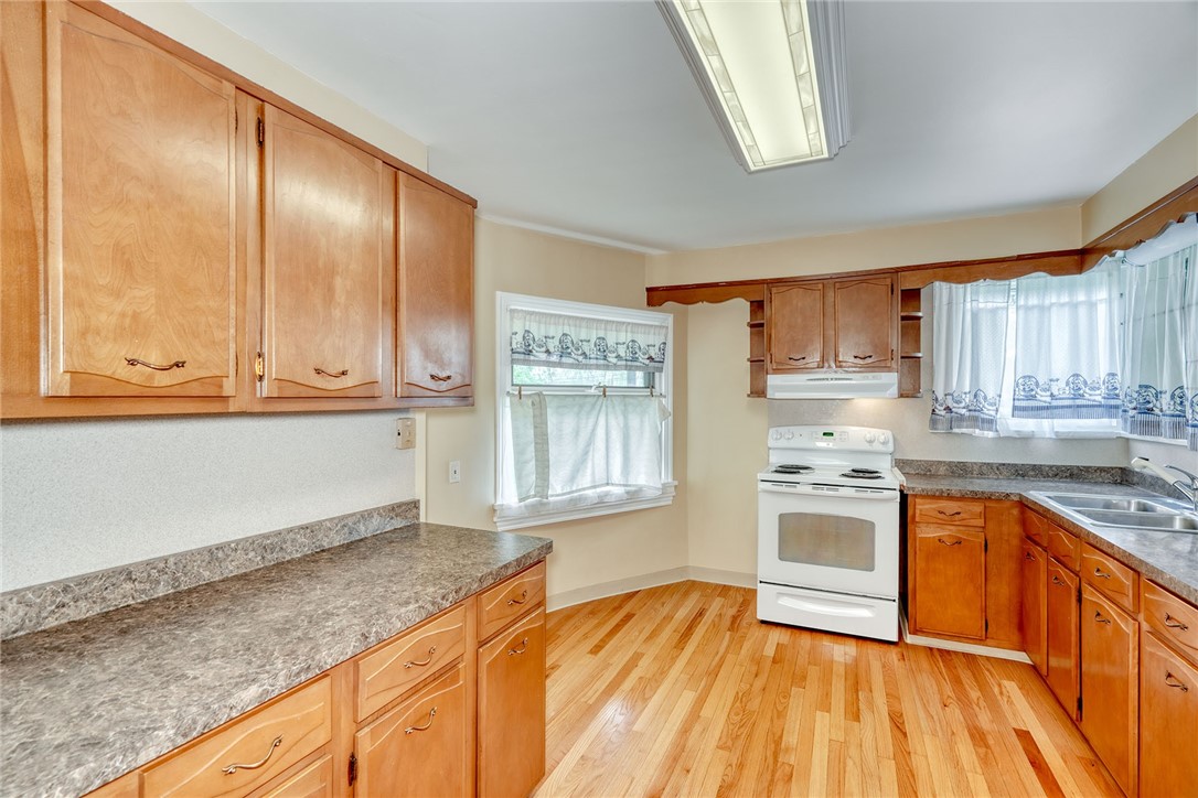 909 Spencerport Road, Gates, New York image 4