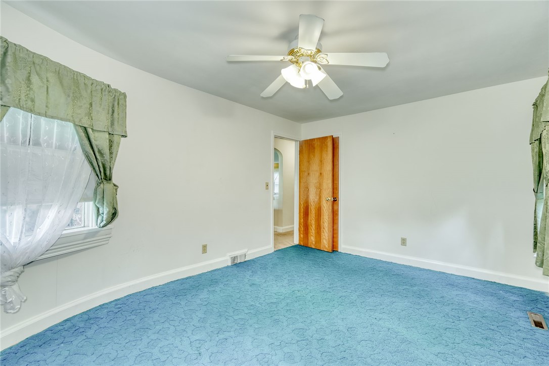 909 Spencerport Road, Gates, New York image 16