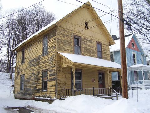 Homes For Sale - 11 Taylor Street<br/> Chenango County, Oxford, NY 13830