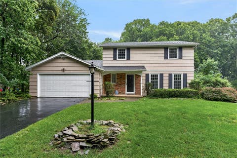 Homes For Sale - 131 Timber Brook Lane<br/> Penfield, NY 14526