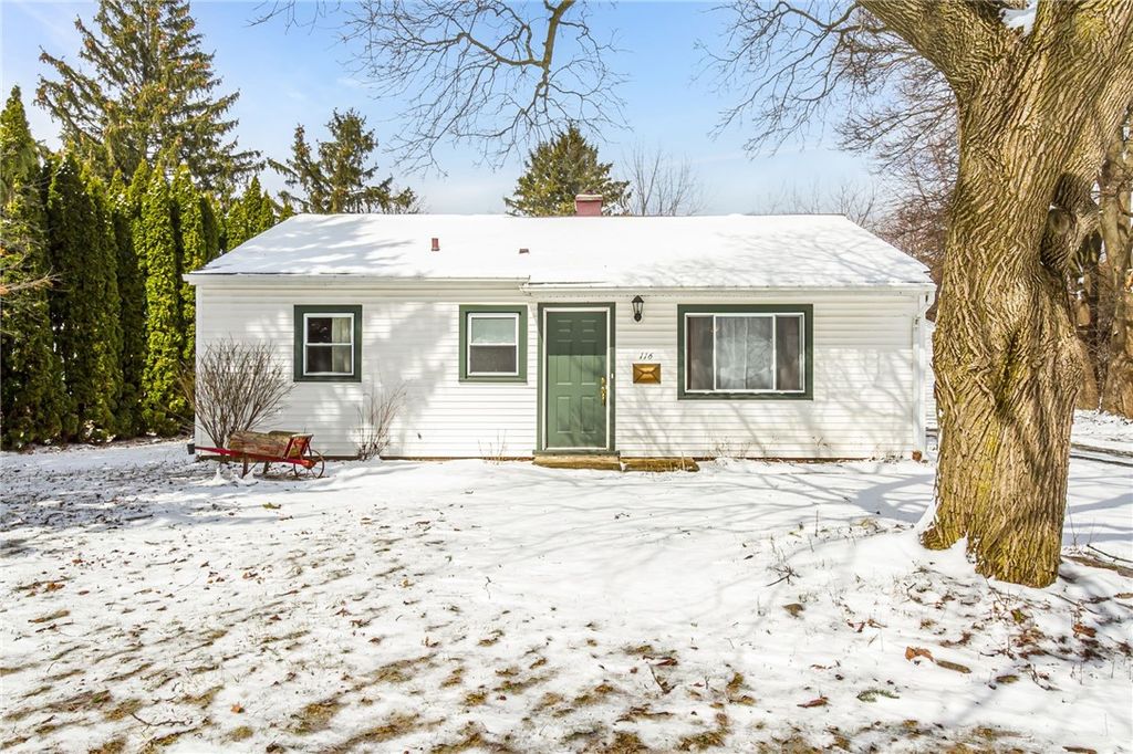 Photo of 116 Cimarron Drive, Rochester, NY 14620 (MLS # R1667543)