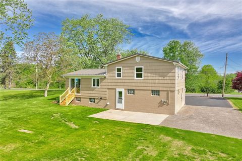 Tiny photo for 1815 Woodard Road, Webster, NY 14580 (MLS # R1680349)