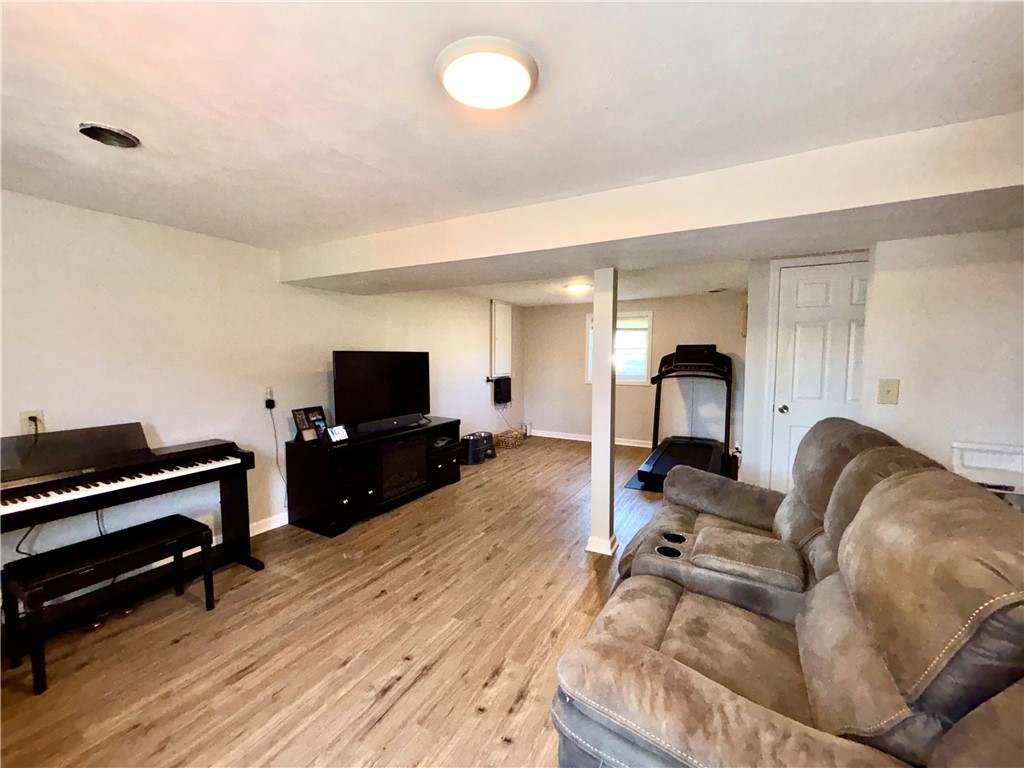 4170 Torrey Lane, Clay, New York image 38