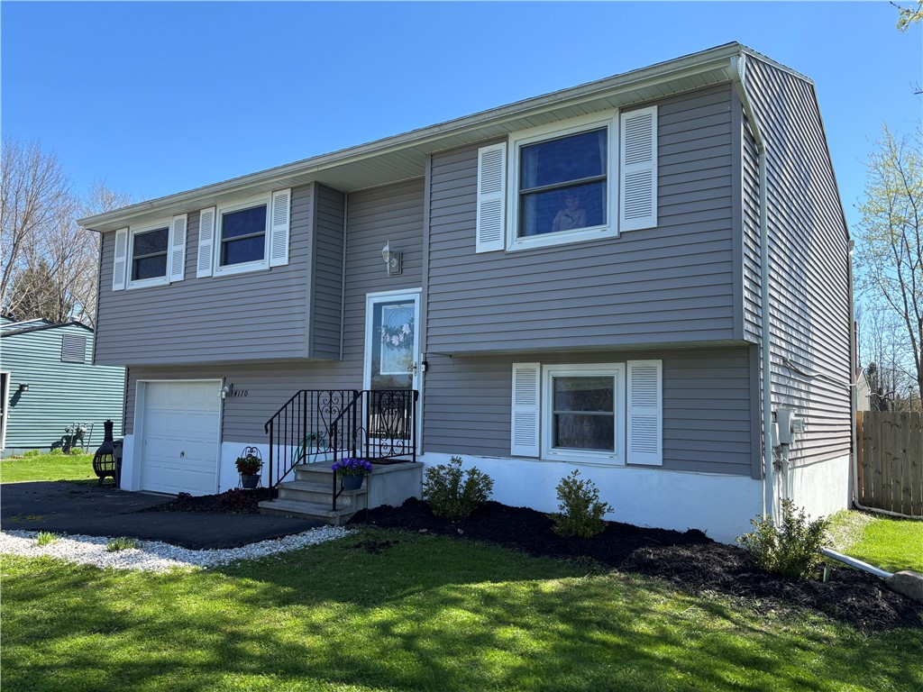4170 Torrey Lane, Clay, New York image 2