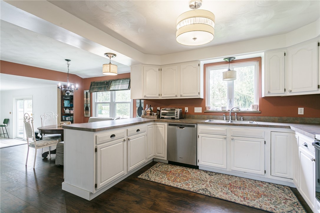 80 Havenshire Road, Penfield, New York image 9