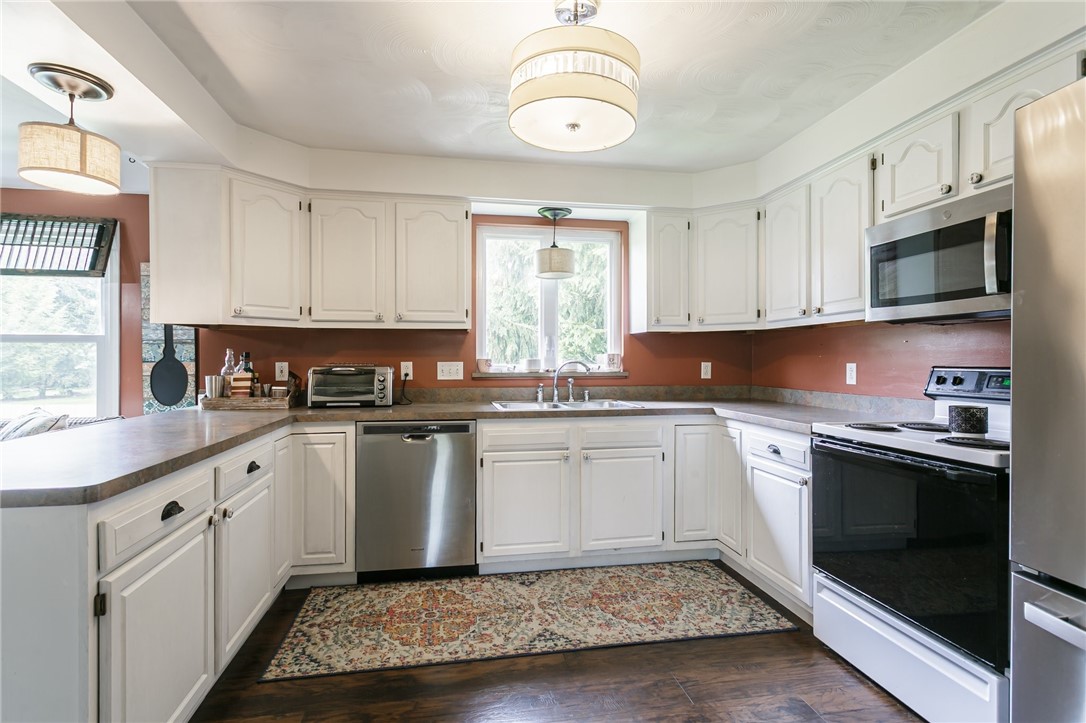 80 Havenshire Road, Penfield, New York image 6