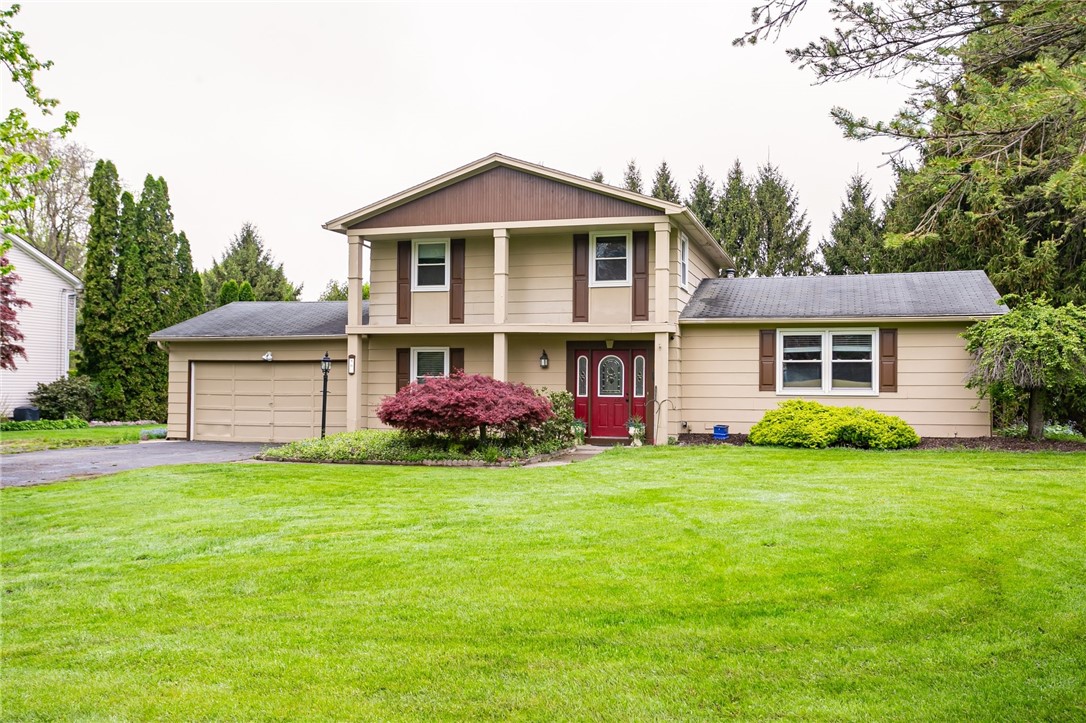 80 Havenshire Road, Penfield, New York image 1