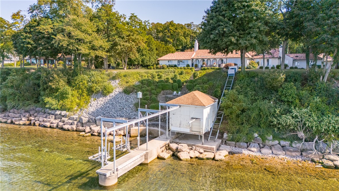 950 Lake Road, Webster, New York image 1