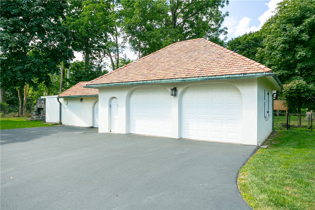 950 Lake Road, Webster, New York image 41