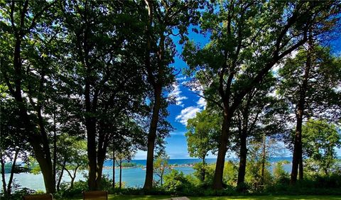 788 Admiralty Webster NY 14580