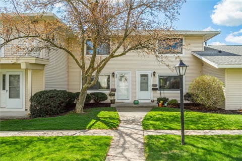 Townhouse For Rent - 644 Eastbrooke Lane<br/> Monroe County, Brighton, NY 14618