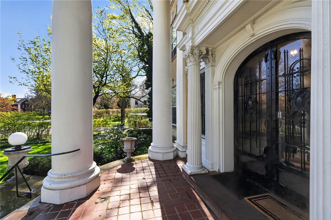 1163 East Avenue UN03