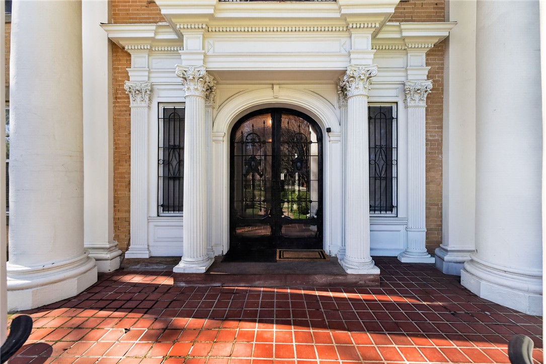 1163 East Avenue UN03