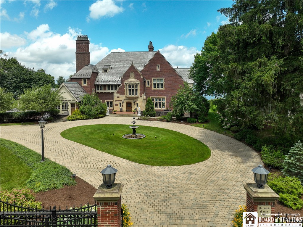 10 Elm Lane