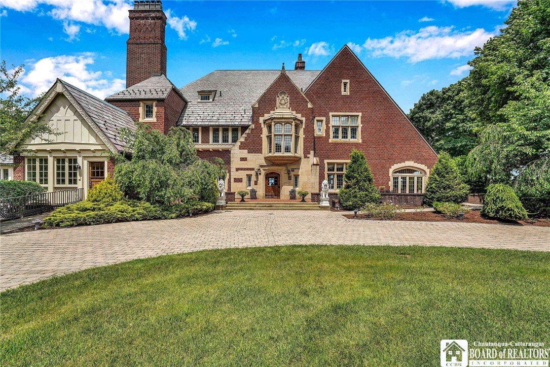 10 Elm Lane