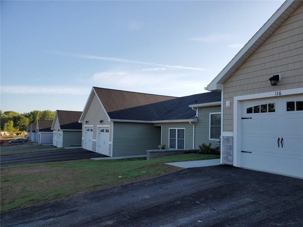 Photo of 170 Heartwood Ln Ln, East Bloomfield, NY 14469 (MLS # R1716575)