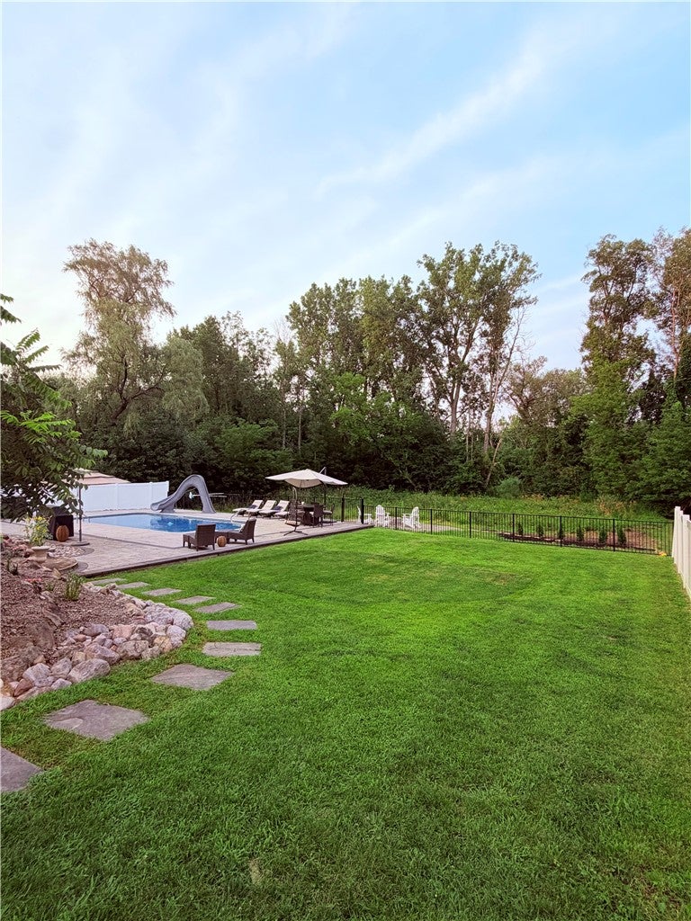 12 Laureldale Drive