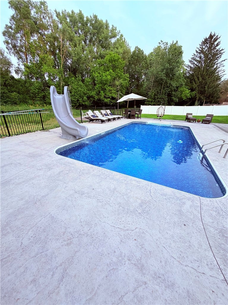 12 Laureldale Drive