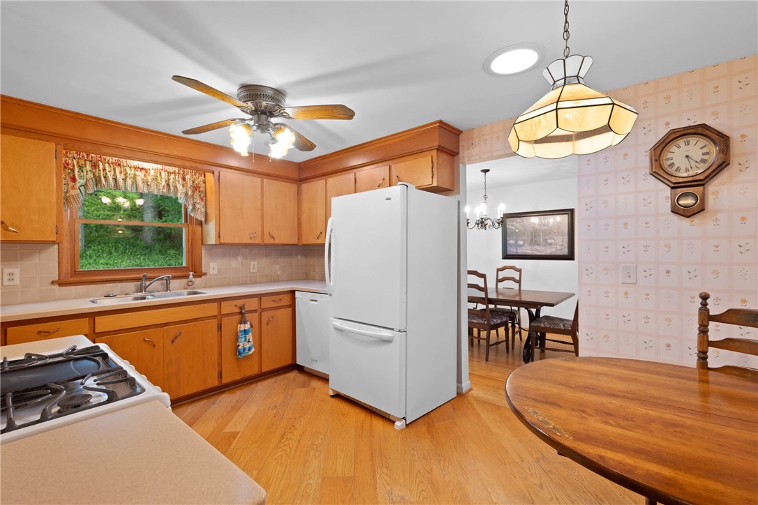 136 Cranbrooke Drive, Irondequoit, New York image 17