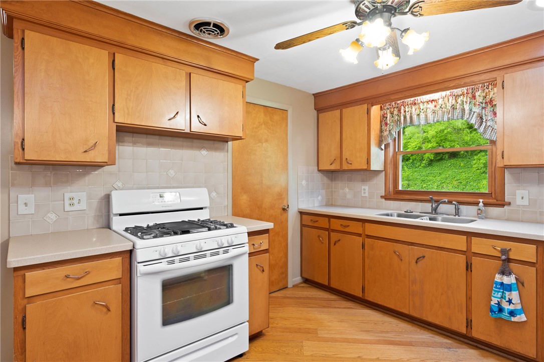 136 Cranbrooke Drive, Irondequoit, New York image 22