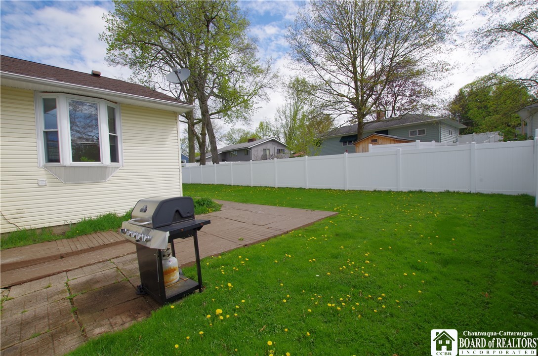 203 Myrtle Street, Jamestown, New York image 3