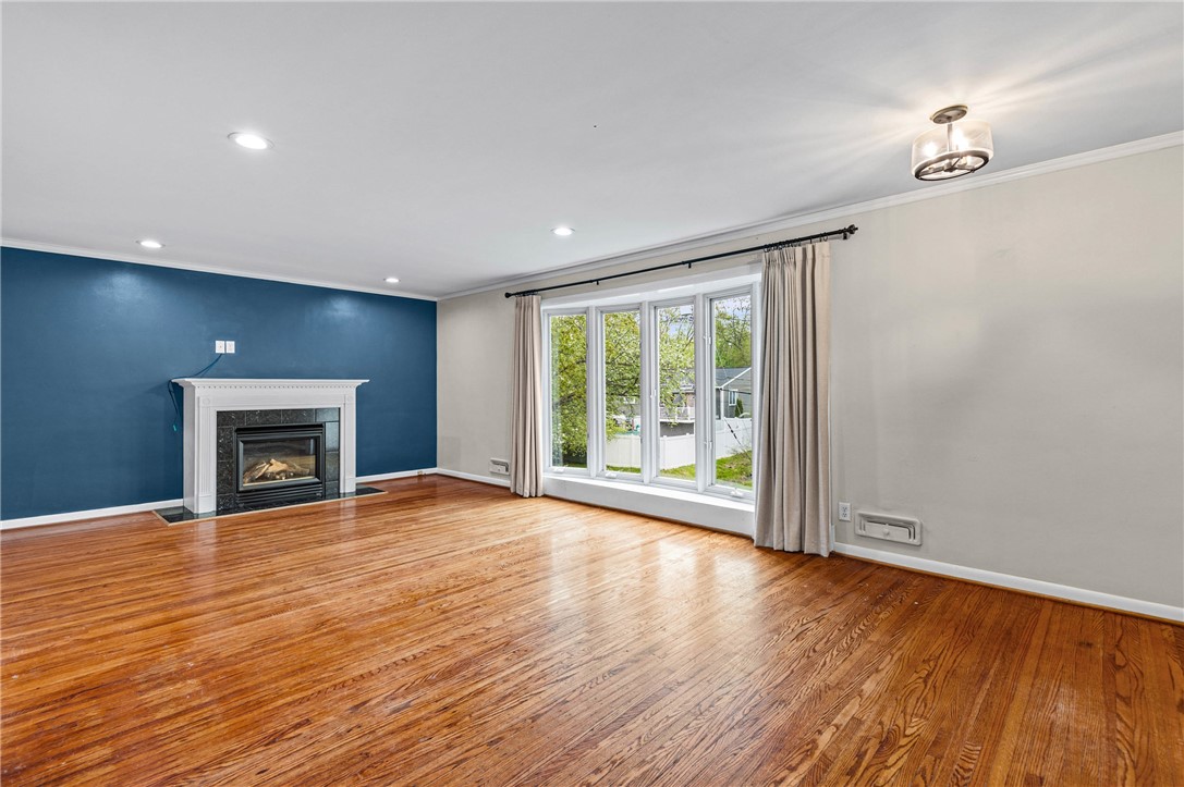15 Valley Brook Road