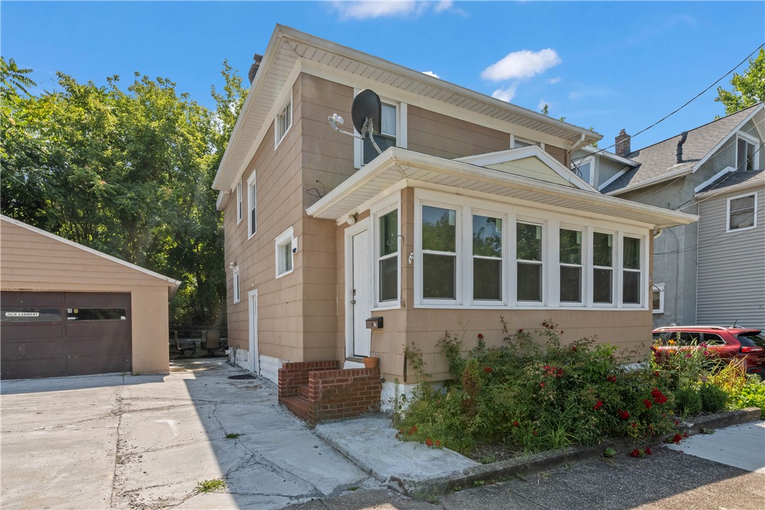 25 Lakeland Avenue