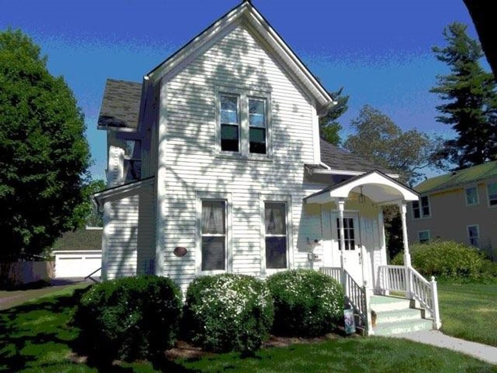 Photo of 7 Cole Street, Perinton, NY 14450 (MLS # R1640662)