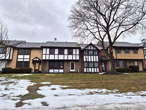 Townhouse For Sale - 69 New Wickham Drive Dr<br/> Penfield, NY 14526