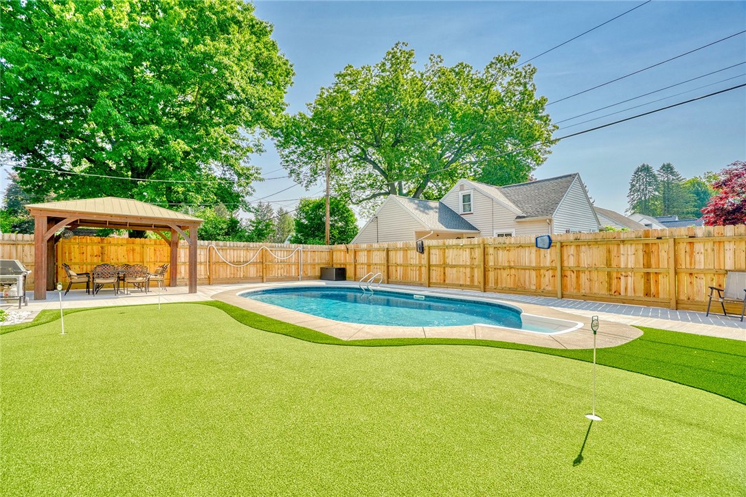 910 Roosevelt Road, East Rochester, New York image 38